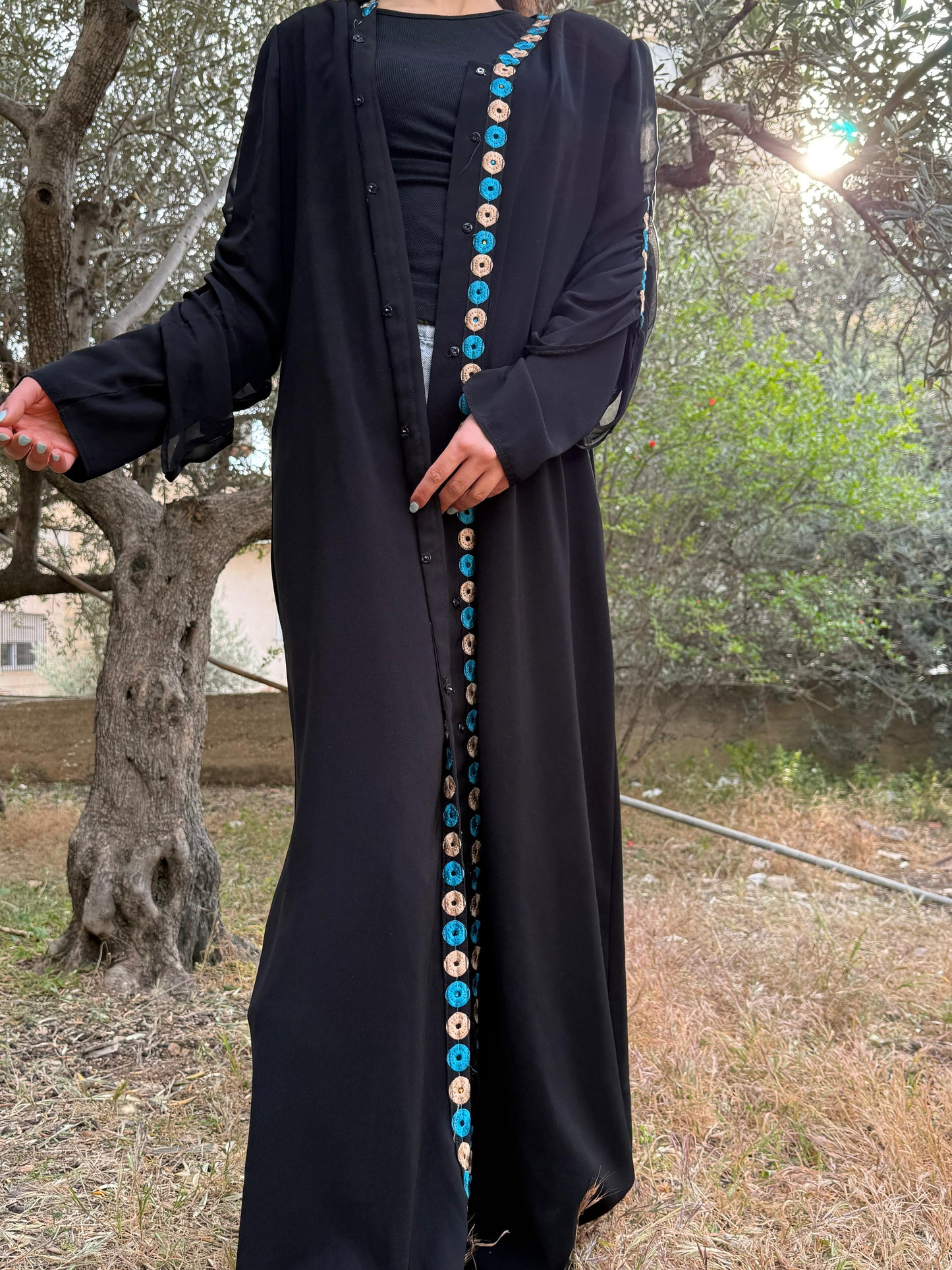 Black Open Abaya – Timeless Elegance in a Modern Traditional Style