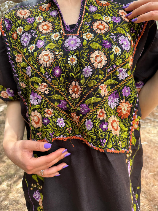 Handwoven Palestinian Thobe – Black with Floral Tatreez Embroidery